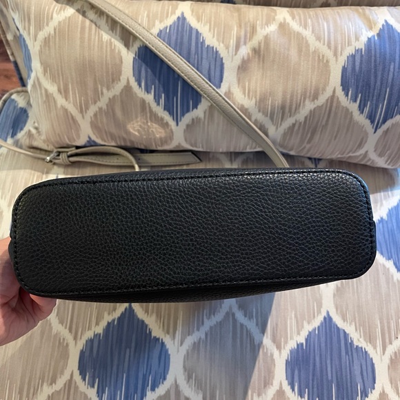 Nine West navy crossbody bag with white and gray details - Picture 3 of 4